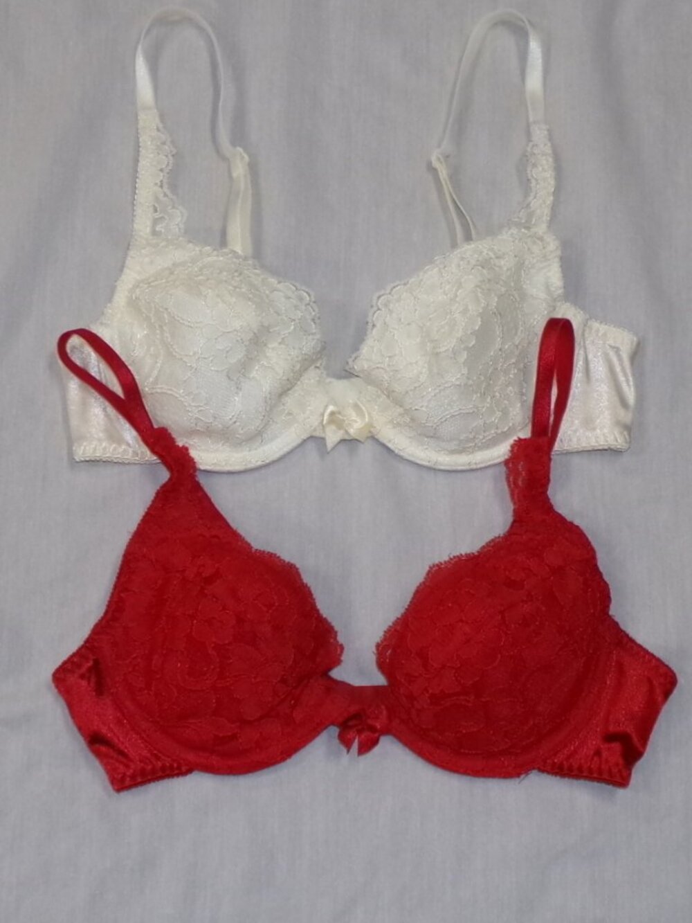 Vtg Y2K Lot of 2 Victoria's Secret Second Skin Satin & Lace Bras 34B Red White